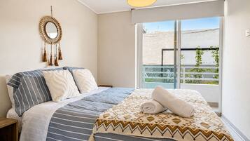 Apartment | Blackout curtains, iron/ironing board, free WiFi