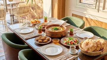 Desayuno buffet incluido todos los días