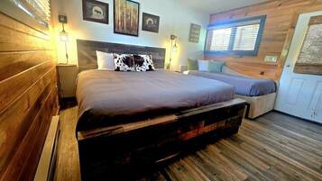 Desk, travel crib, WiFi, bed sheets