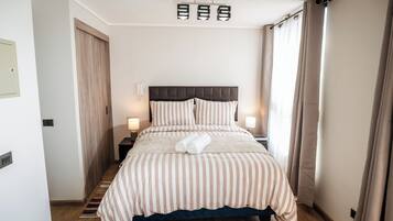Apartment | Premium bedding, down duvets, iron/ironing board, free WiFi