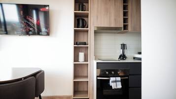 Apartment | Premium bedding, down duvets, iron/ironing board, free WiFi