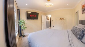 2 slaapkamers, een strijkplank/strijkijzer, wifi, beddengoed