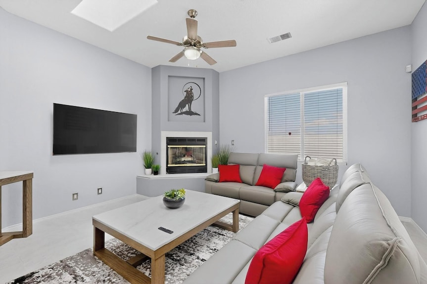 Palomar: New Build, Hot Tub, Pet-friendly, Bbq - Albuquerque, NM