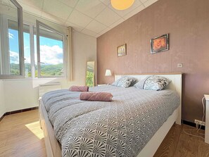 2 Schlafzimmer, Bügeleisen/Bügelbrett, WLAN, Bettwäsche