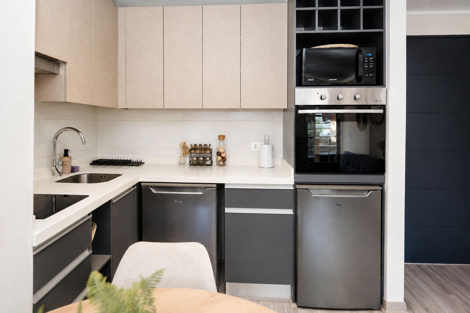 Appartement Standard | Cuisine privée | Mini réfrigérateur, micro-ondes, four, plaque de cuisson