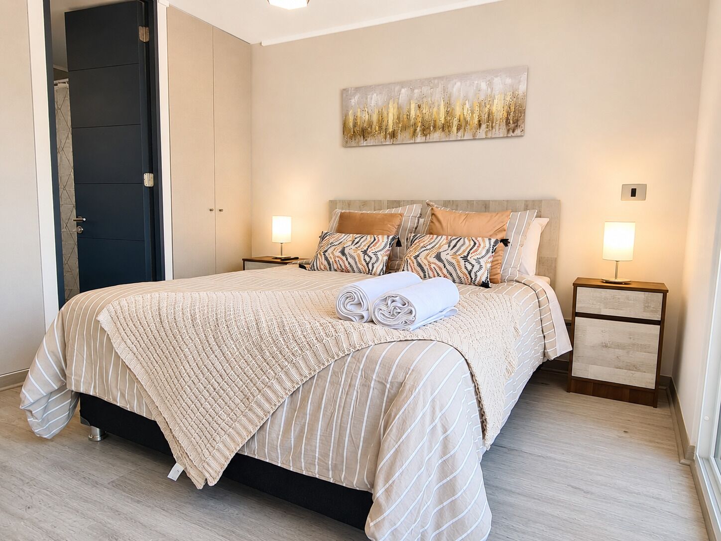 Apartament estàndard | Roba de llit d'alta qualitat, cobrellits i planxa i posts de planxar 