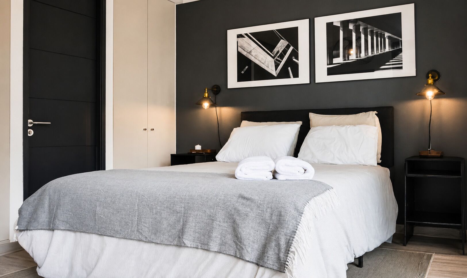 Apartamento superior | Roupas de cama premium, edredons de pluma, ferros/tábuas de passar roupa