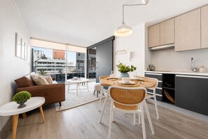 Sviitti | Ylelliset vuodevaatteet, untuvapeitot, silitysrauta/-lauta