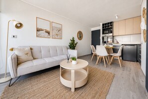 Standard Suite | Peralatan tempat tidur premium, gebar bulu kapas 