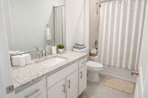 Bathroom - Brand-New Villa /Resort Amenities New Furnishings (Bradenton)