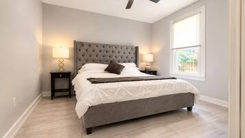 4 habitaciones, escritorio, tabla de planchar con plancha y wifi gratis