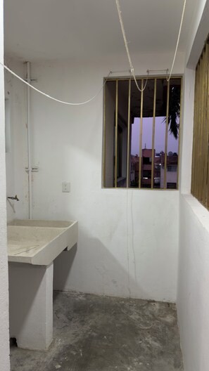 Shower, towels, soap, toilet paper - Vrbo Property (Tuxtla Gutiérrez)