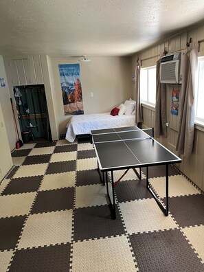 3 bedrooms, iron/ironing board, free WiFi, bed sheets - Quiet on 2 acres 3-bedroom house with AC in lovely Grants Pass (Grants Pass)