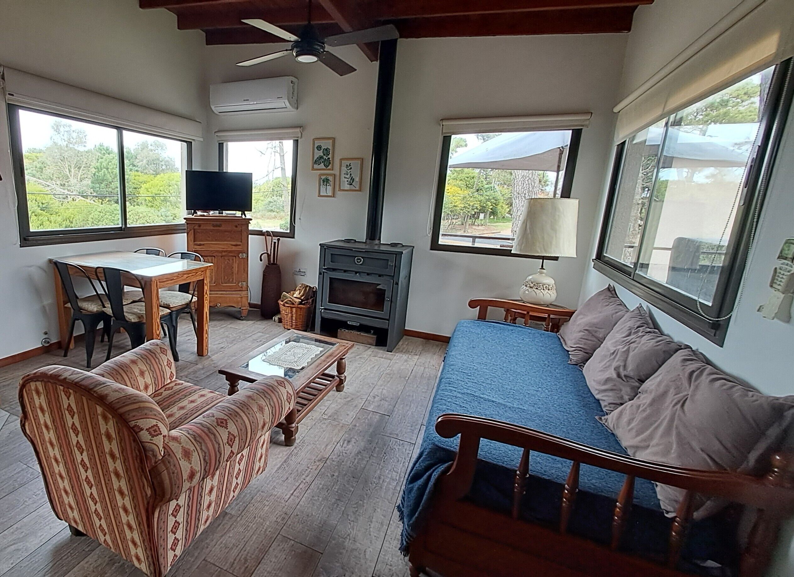Cabin, Balcony, Park View | Living area