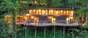 Riversong on the Toccoa | Pet-Friendly Riverfront Retreat | Blue Ridge, GA