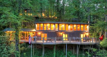 Riversong on the Toccoa | Pet-Friendly Riverfront Retreat | Blue Ridge, GA