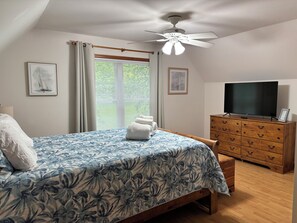3 habitaciones, tabla de planchar con plancha, wifi y ropa de cama 