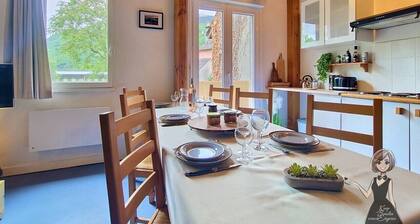 Ossalois Cottage, Pool & Mountain View for 7 People