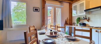 Ossalois Cottage, Pool & Mountain View for 7 People