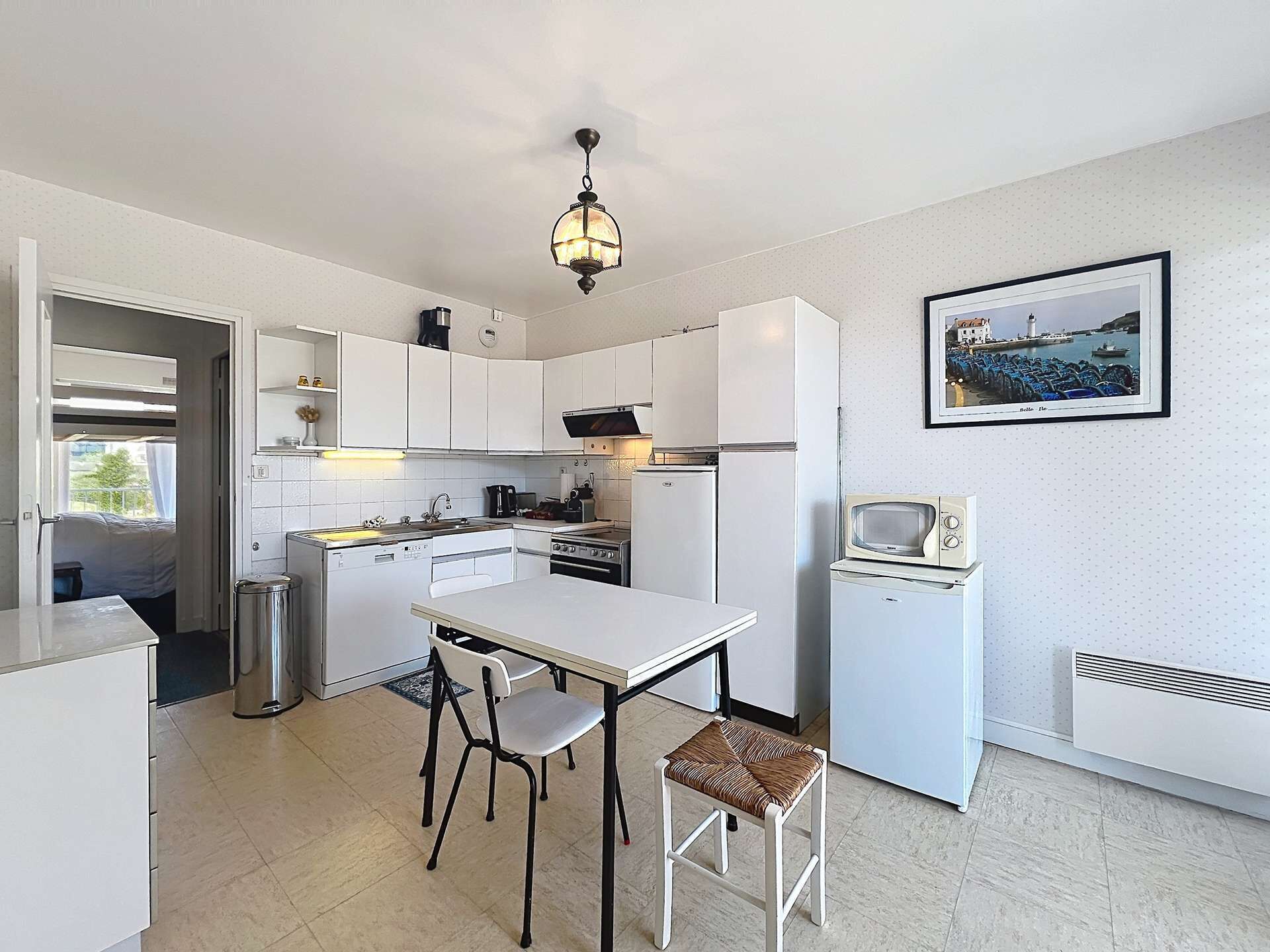Fridge, oven, dishwasher, toaster