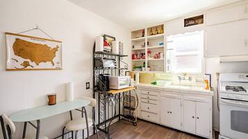 House, 3 Bedrooms, Balcony | Interior