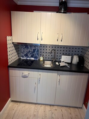 Private kitchen - Charming 1-room apartment Vacation apartment in Kampen on Sylt with garden (Kampen (Sylt))
