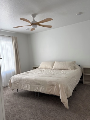 5 bedrooms, iron/ironing board, free WiFi, bed sheets