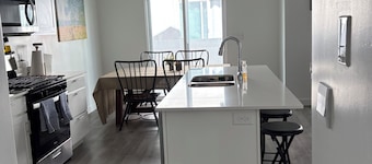 Beautiful 5-bedroom townhome