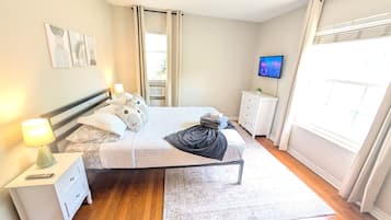 2 bedrooms, desk, free WiFi, bed sheets