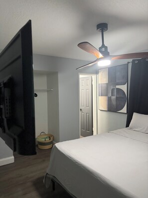 Iron/ironing board, WiFi, bed sheets