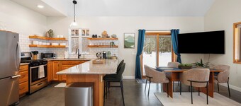 Northern Escape - Hot Tub, Sauna, Cold Plunge