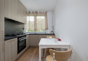 Réfrigérateur, four, plaque de cuisson, lave-vaisselle