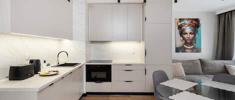 Kühlschrank, Ofen, Herdplatte, Geschirrspüler