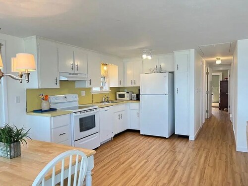 Private Duxbury Beach Serene 3-bedroom House, perfect for relaxing getaway