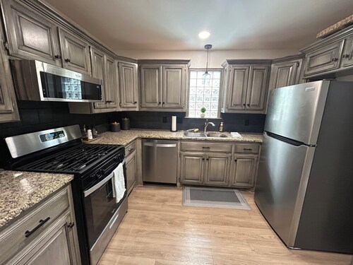 3-bedroom house minutes from shopping, restaurants, essentials, and OU campus.