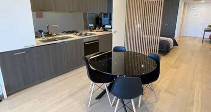 Contemporary Living near Hornsby Station