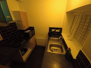 Private kitchen - Bristol Bliss - Spacious 6 Bedroom House (Bristol)