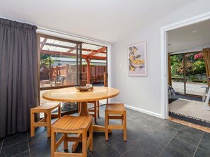Dining - Woodland House - Hanmer Springs (Hanmer Springs)