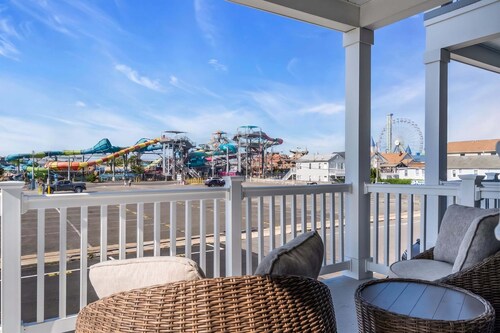 Hot Tub | Beach Block | Prof Cleaned