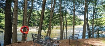 Wake up on the Saco River 2-Bedroom house private Saco access