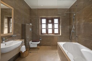 Bathroom - Brij Anayra (Dharamshala)