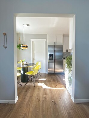 Dining - Steps to SoFi Stadium & FIFA26 World Cup w/ Free Parking (Inglewood)