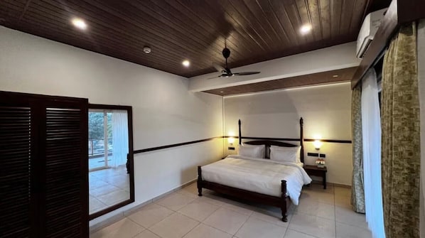 Room - Mastiff Grand La Villae Resort, Lonavala (Mawal)