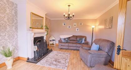 4 Bedroom House in Donegal with Views & Garden