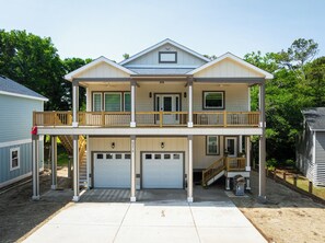 Exterior - Perfect OBX Stay - Cozy 2BR apartment in Kitty Hawk close to the beach & dinning (Kitty Hawk)