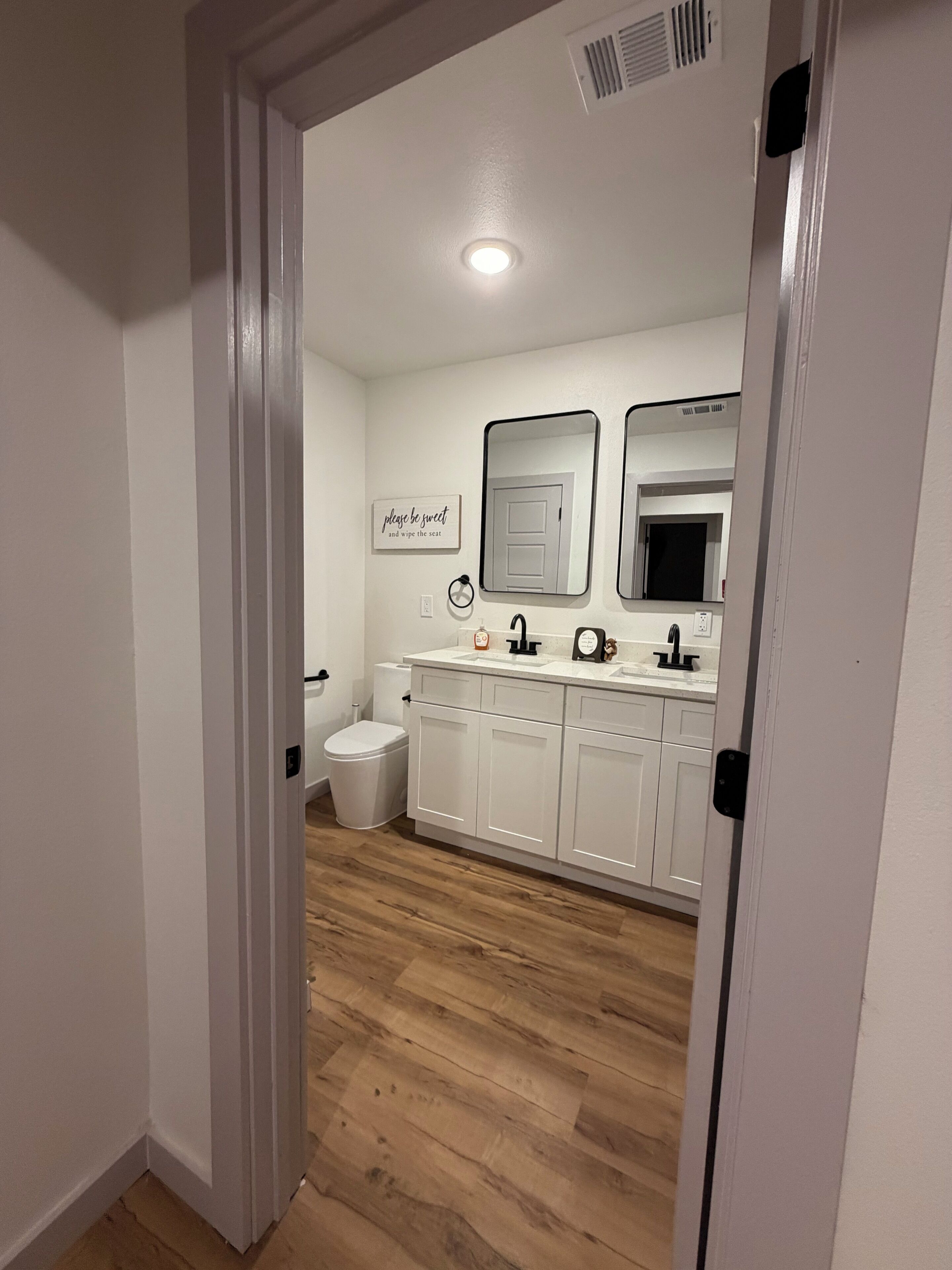 Family House | Bathroom