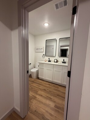 Family House | Bathroom - The Rustic Charm (Midlothian)