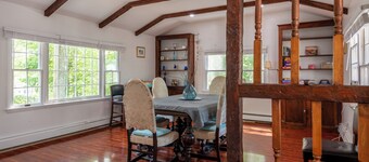 Near beach and downtown, lovely 3-bedroom house in Rockport
