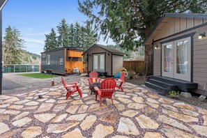 Terrace/patio - Brand NEW Bungalow in Eatonville - Near Mt. Rainier (Eatonville)
