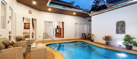 Villa, 4 habitaciones, alberca privada, vista a la alberca | Alberca | Alberca al aire libre